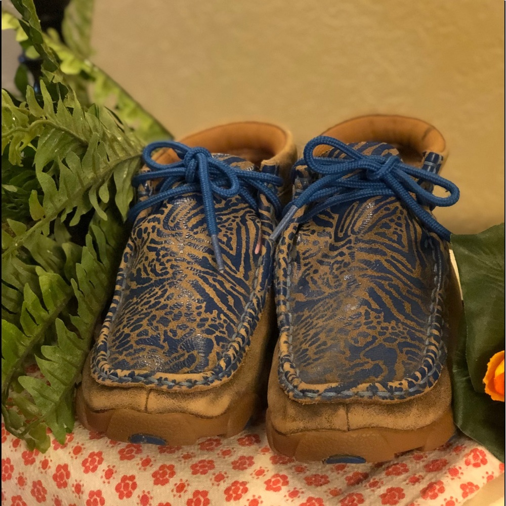 Twisted X Blue Cheetah top Driving Moccasins